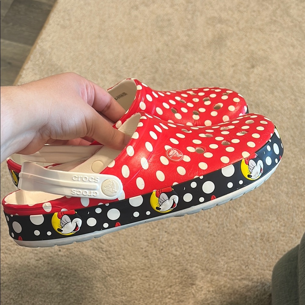 Minnie Mouse crocs